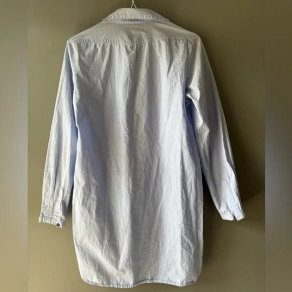 H&M, size 8, pleated blue long fitted, long sleeve button down dress shirt - Picture 2 of 8